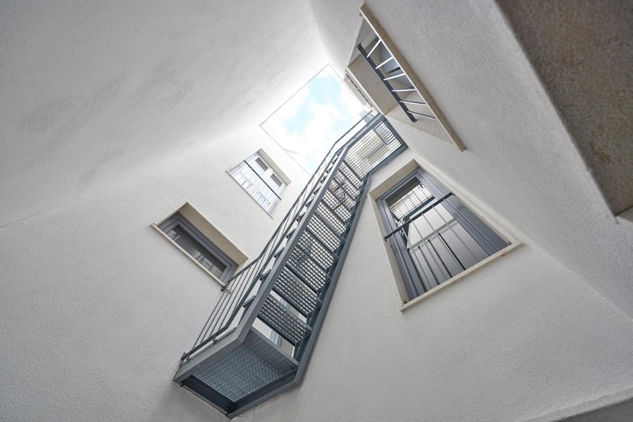 Modern Apartment Bica Dos Olhos Лиссабон Номер фото